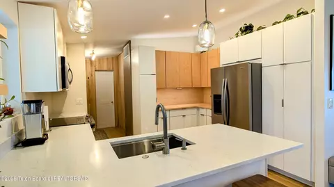 Kitchen - 98 Big Bear Ln, Victor, ID 83455 photo 4 of 5