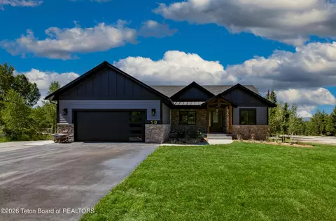 10 Creek Cir, Star Valley Ranch, WY 83127