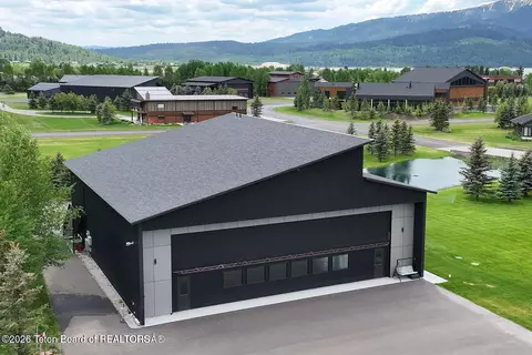 868 Diamandis Dr, Alpine, WY 83128