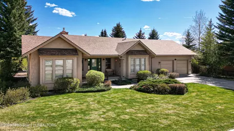 290 E 9th Ave, Afton, WY 83110