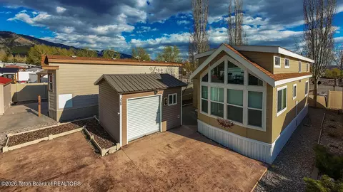 228 Oxbow Dr, Thayne, WY 83127
