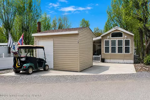 214 Buckboard Dr, Star Valley Ranch, WY 83127