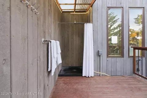 Bath - 155 E Fremont Ave, Driggs, ID 83422 photo 1 of 4