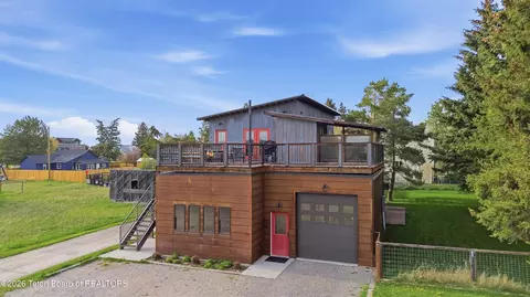 Exterior - 155 E Fremont Ave, Driggs, ID 83422 photo 11 of 13