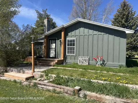 325 1st North St, Cokeville, WY 83114