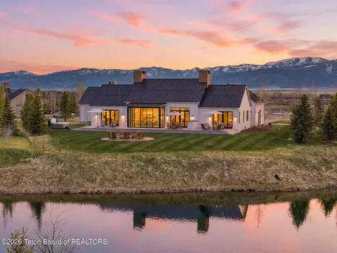 1140 Indian Paintbrush Ct, Driggs, ID 83422