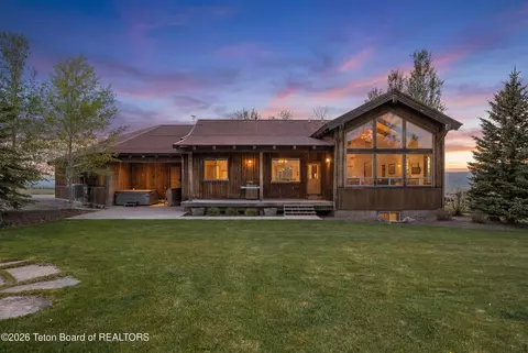 57 Rodeo Ln, Etna, WY 83118