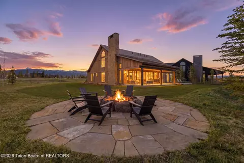 1000 Bunchberry Ct, Driggs, ID 83422