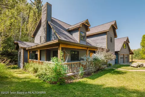 7650 Porcupine Creek Rd, Jackson, WY 83001
