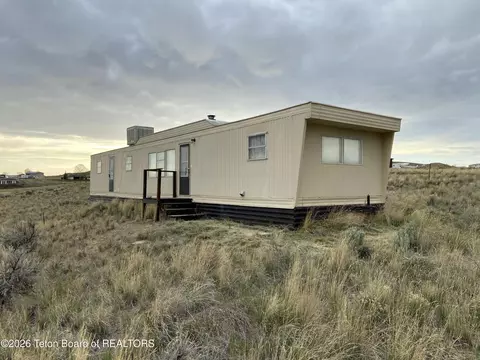 10 Oriole Ln, Boulder, WY 82923