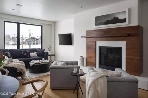 680 S Cache St #201, Jackson, WY 83001