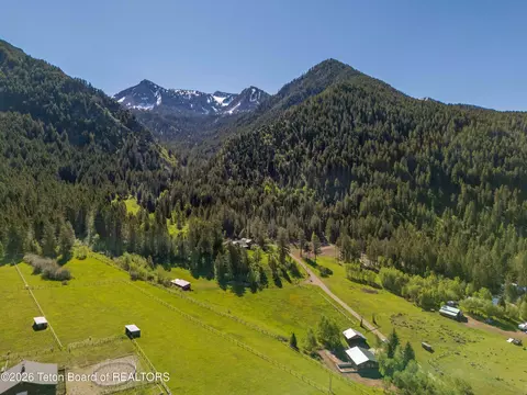 2903 Stewart Trail Rd, Etna, WY 83118