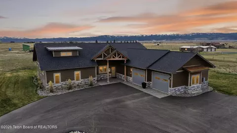 4433 Los Pinos Dr, Tetonia, ID 83452