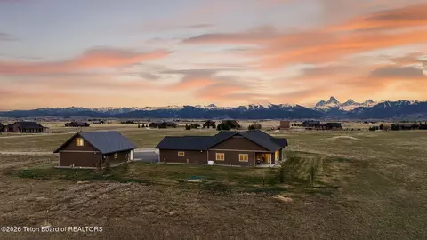 4433 Los Pinos Dr, Tetonia, ID 83452