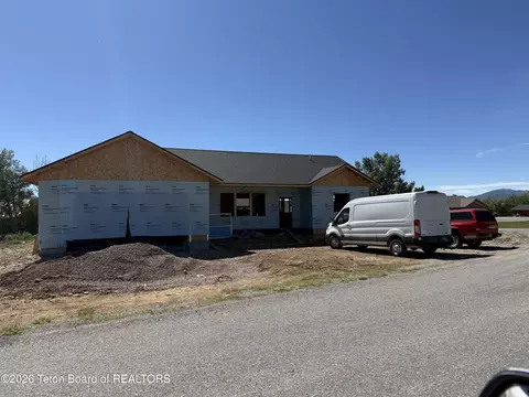 365 Scrub Oak Dr, Star Valley Ranch, WY 83127