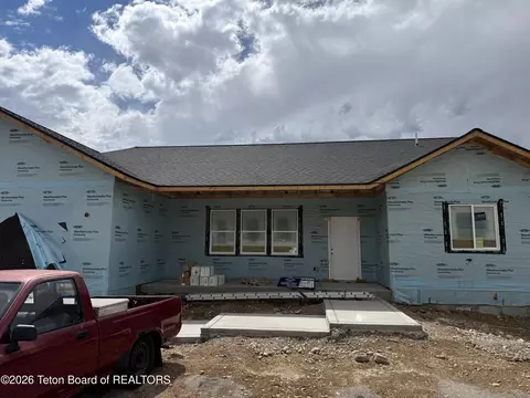365 Scrub Oak Dr, Star Valley Ranch, WY 83127