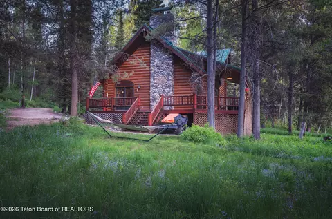 7121 Pine Tree Rd, Victor, ID 83455