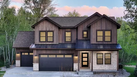 1088 Couloir Ct, Driggs, ID 83422