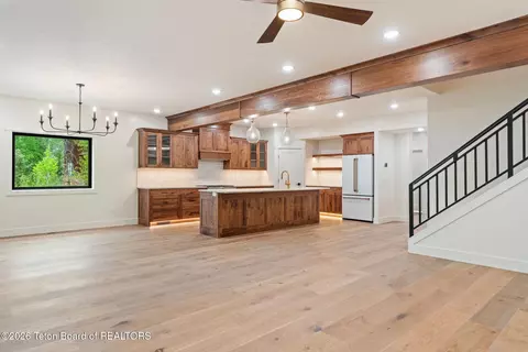 Living - 1088 Couloir Ct, Driggs, ID 83422 photo 2 of 4