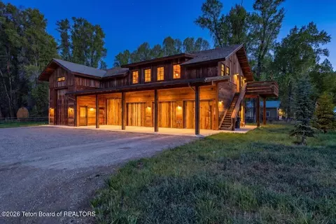 3725 W Zach Ln, Wilson, WY 83014