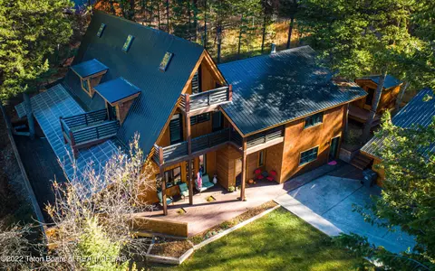 794 Terrace Dr, Alpine, WY 83128