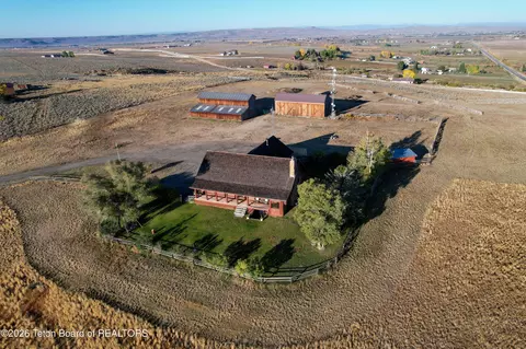 20 Elk Run Rd, Pinedale, WY 82941