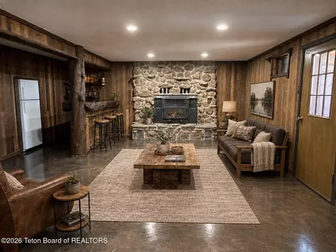 20 Elk Run Rd, Pinedale, WY 82941