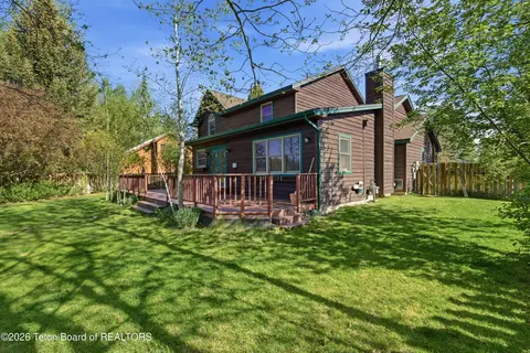 3017 Rangeview Dr, Jackson, WY 83001