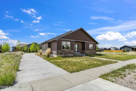 564 Palisade Trl, Driggs, ID 83422