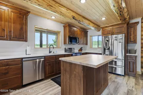 Kitchen - 1644 Shadow Loop S, Ashton, ID 83420 photo 4 of 7