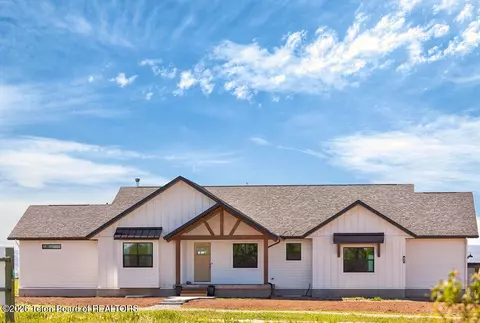136 Quiet Cove Rd, Afton, WY 83110