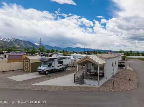 935-936 Buckboard Dr, Star Valley Ranch, WY 83127
