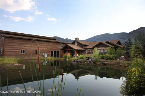 160 E Reserve Dr, Alpine, WY 83128