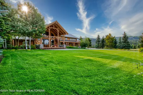 27650 N Buffalo Fork Rd, Jackson, WY 83001