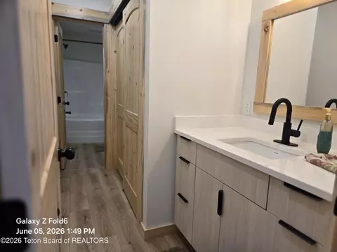 Bath - 45 Frontage Rd, Boulder, WY 82923 photo 1 of 9