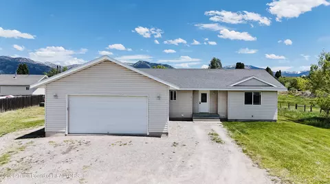 7 Water Tank Dr, Thayne, WY 83127