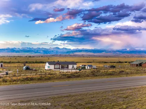 15 Percussion Ln, Pinedale, WY 82941