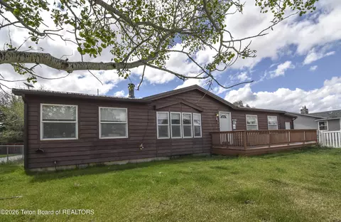 458 S Jackson Ave, Pinedale, WY 82941