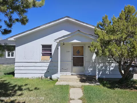 231 N Fremont Ave, Pinedale, WY 82941