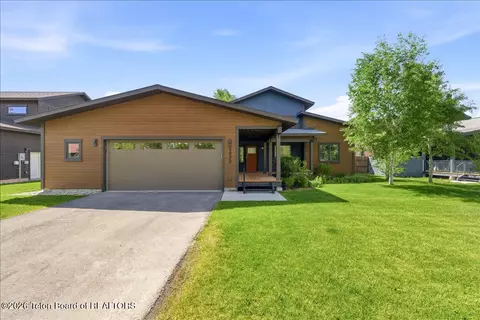 3052 Whitehouse Dr, Jackson, WY 83001