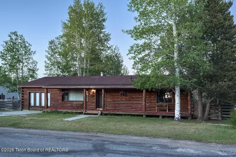 457 S Lincoln Ave, Pinedale, WY 82941