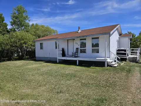 432 Onyx St, Pinedale, WY 82941
