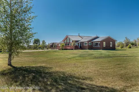 40 N James Ln, Pinedale, WY 82941
