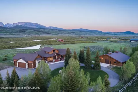 29 White Point Rd, Cora, WY 82925