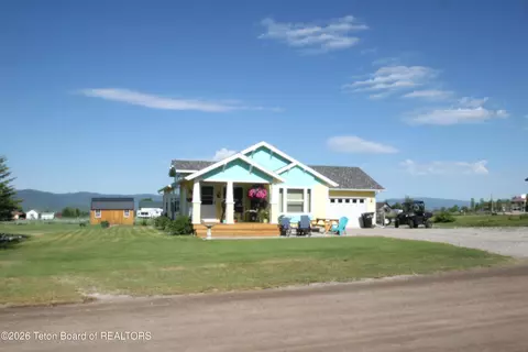 89 W West St, Star Valley Ranch, WY 83127