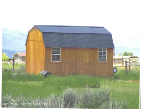 89 W West St, Star Valley Ranch, WY 83127