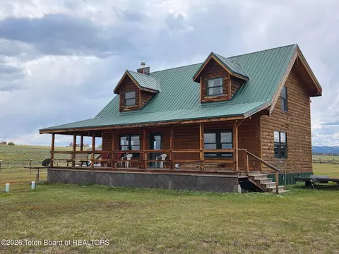 109 E Fontenelle Dr, Daniel, WY 83115