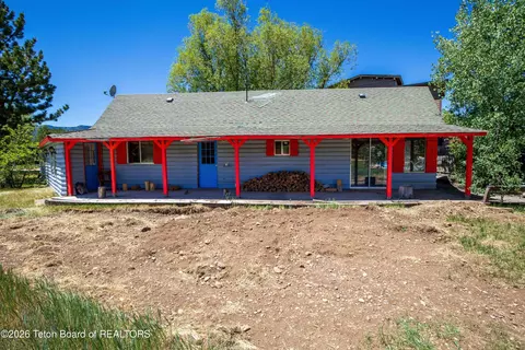 545 E Cottage Ln, Alpine, WY 83128