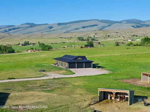 64 Golden Willow Rd, Lander, WY 82520