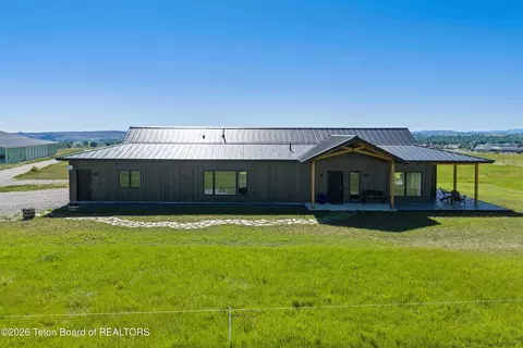 64 Golden Willow Rd, Lander, WY 82520